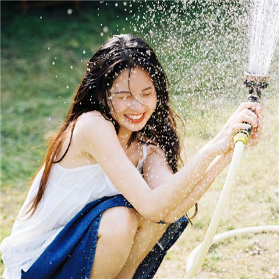 西双版纳伴游女生方忆彤的资料