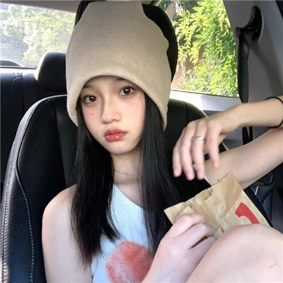 西双版纳伴游女生丛河灵的资料